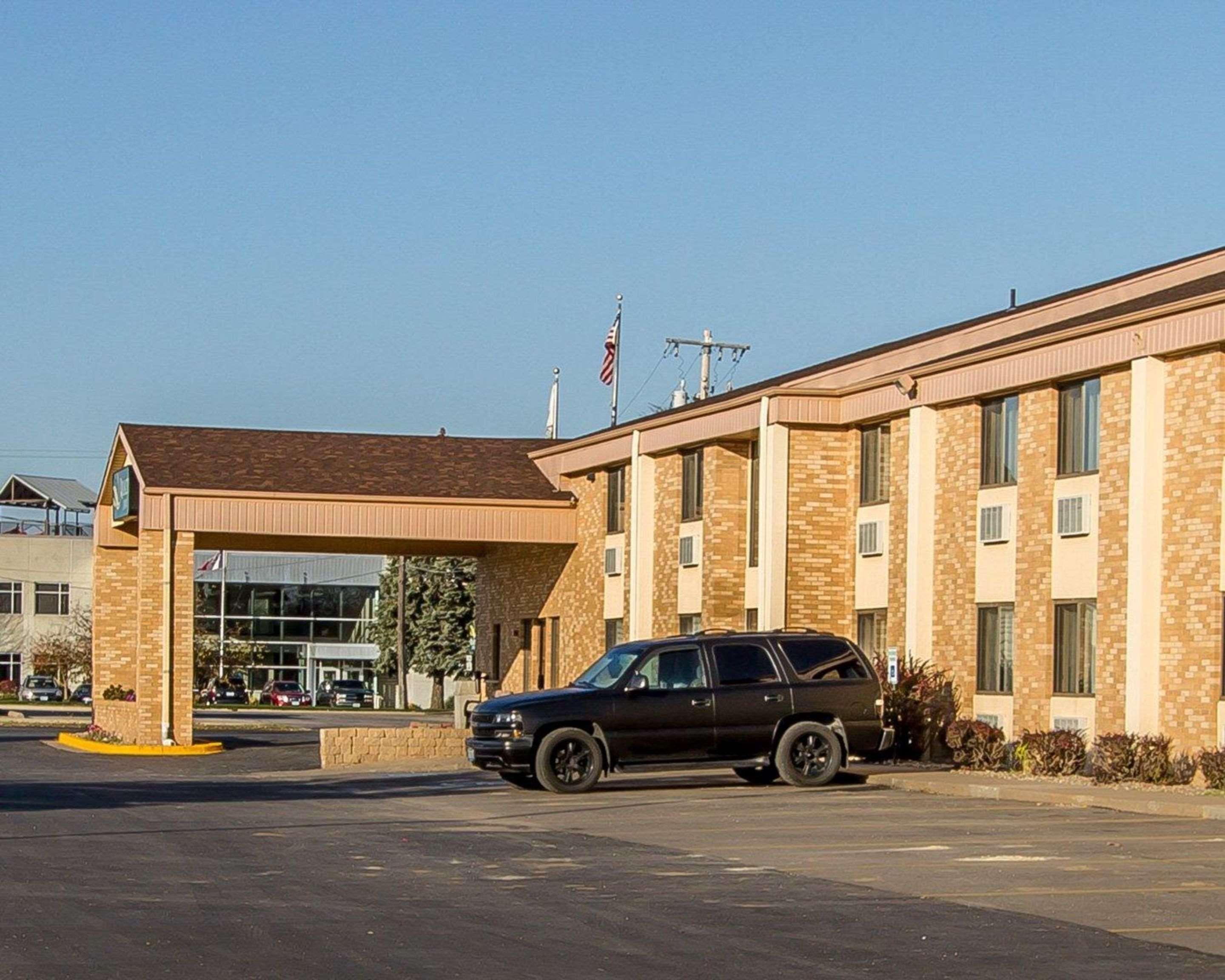 Quality Inn Burlington Near Hwy 34 Exterior photo