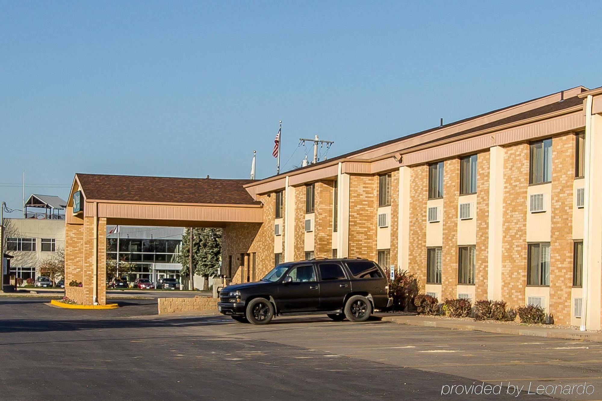 Quality Inn Burlington Near Hwy 34 Exterior photo