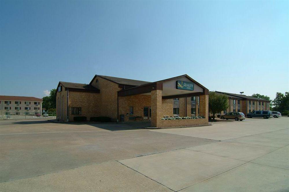 Quality Inn Burlington Near Hwy 34 Exterior photo