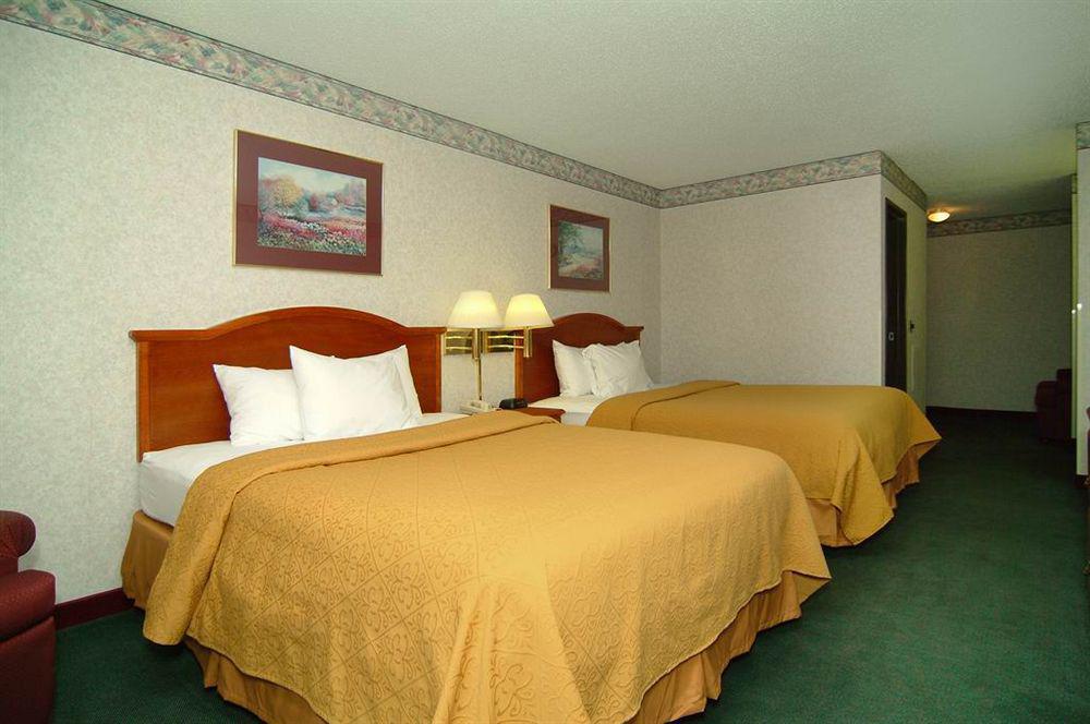 Quality Inn Burlington Near Hwy 34 Room photo